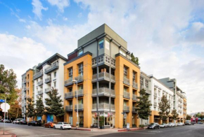 Sunset Duo 2 bedroom Charm with FREE Parking